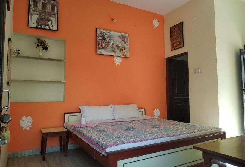 مبيت وإفطار Keshav Palace