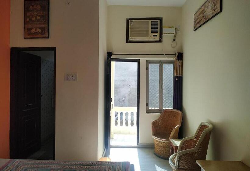 مبيت وإفطار Keshav Palace