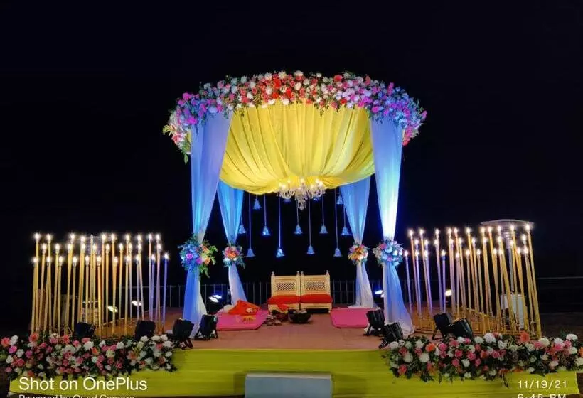 Click Resort Corbett Tiger Den