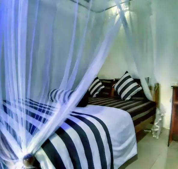 هتل Cozy Homestay Waterfall Road Ella