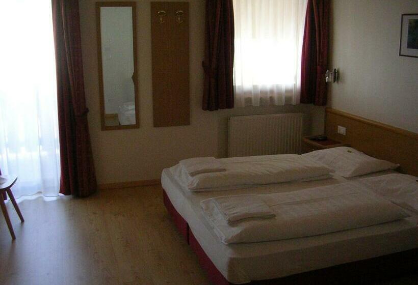 Отель Garni La Tambra