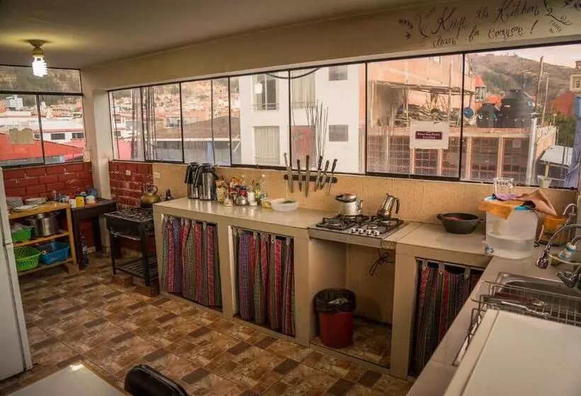 پانسیون Aldos Guest House