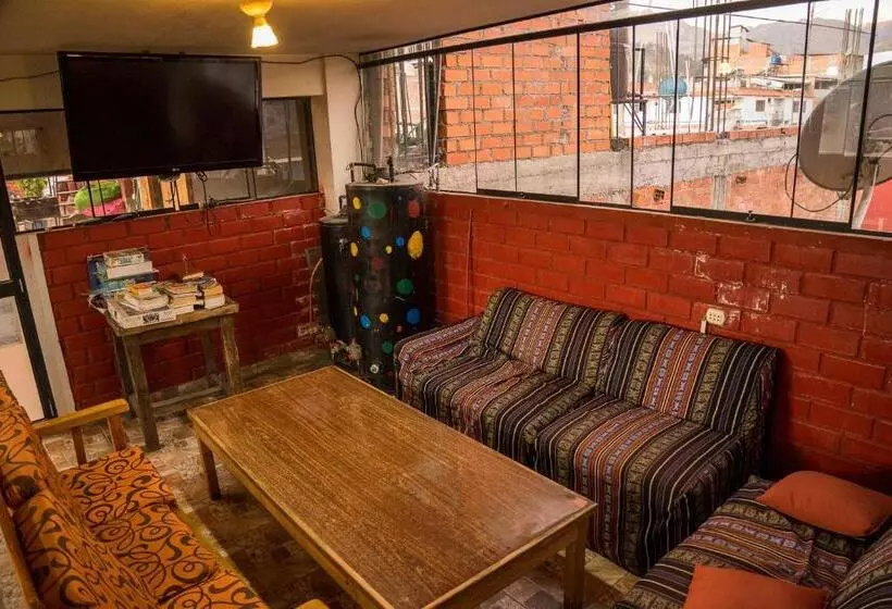 پانسیون Aldos Guest House