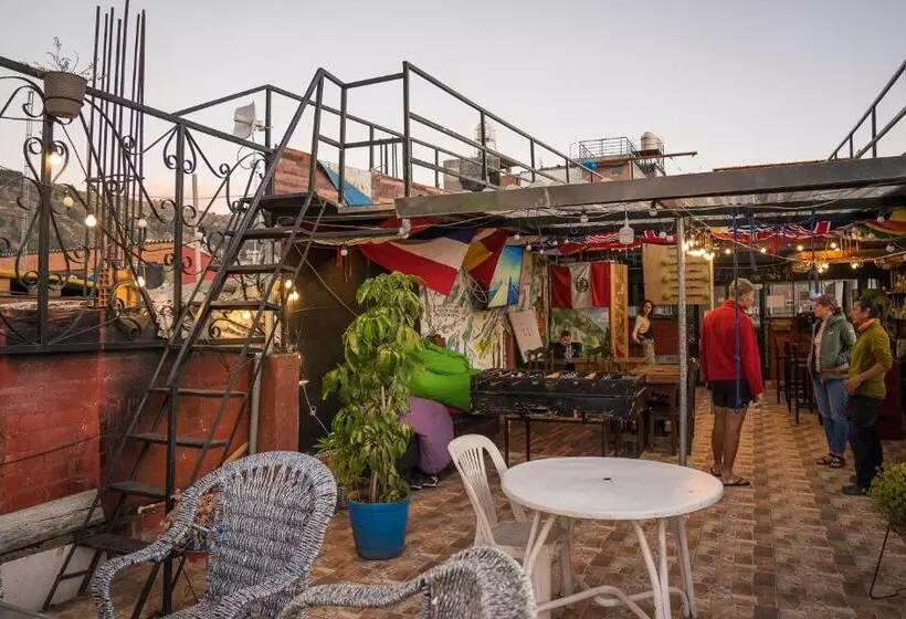 پانسیون Aldos Guest House