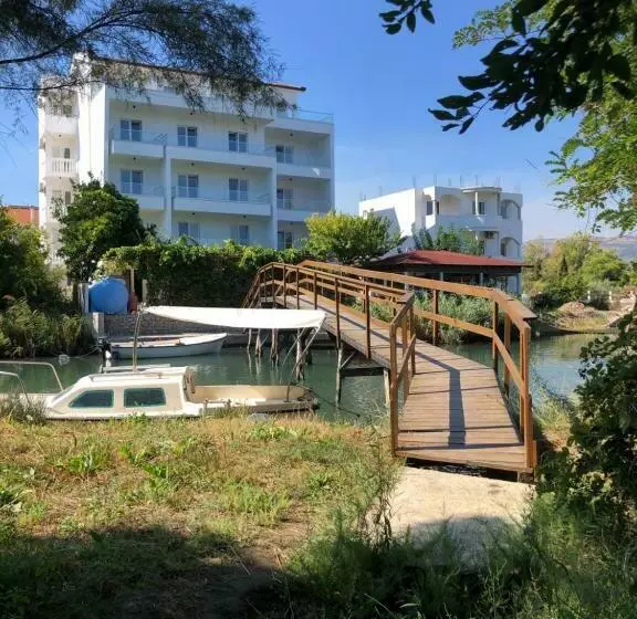 پانسیون Apartments Cungu
