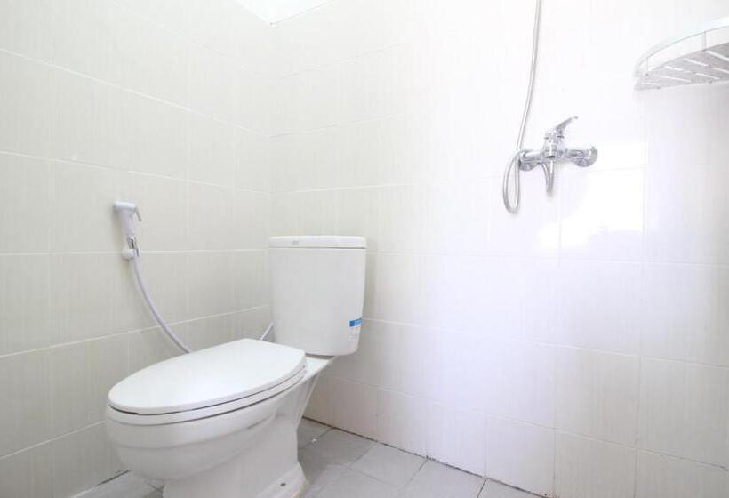 פנסיון Reddoorz Near Adisucipto Airport 3