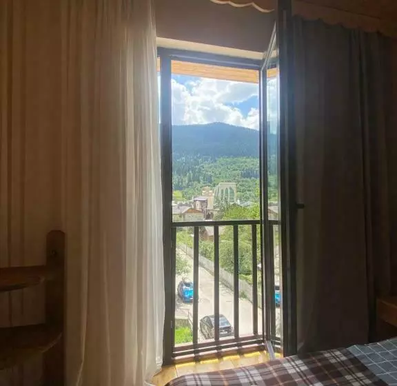 پانسیون Sana Guest House