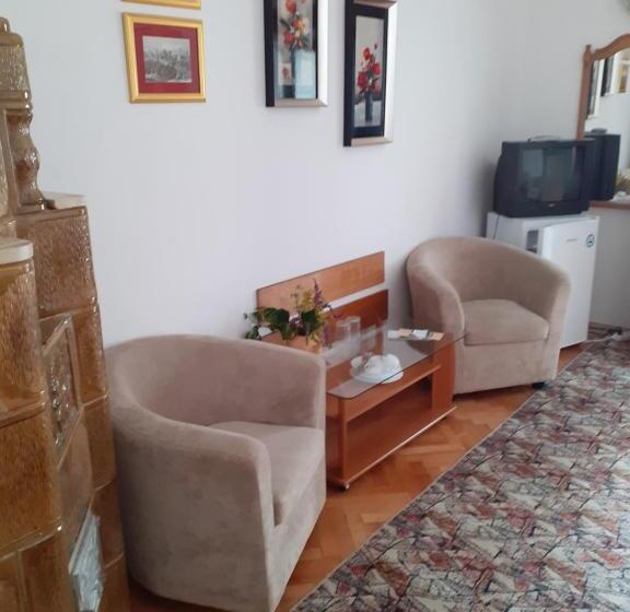 Pensiunea Floare De Colt