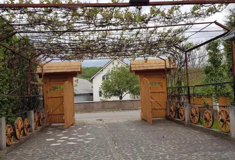 Pensiunea Todorica Sergiu