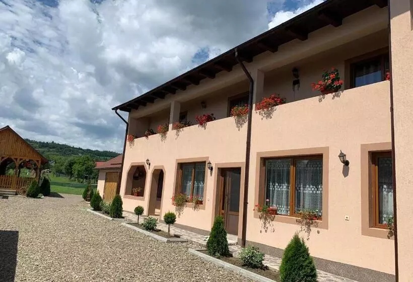 Pensiunea Todorica Sergiu