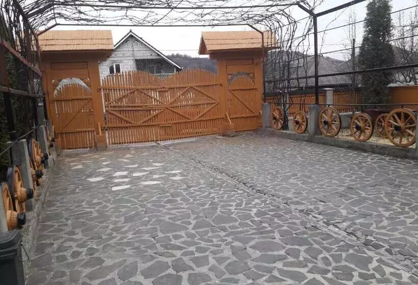 Pensiunea Todorica Sergiu