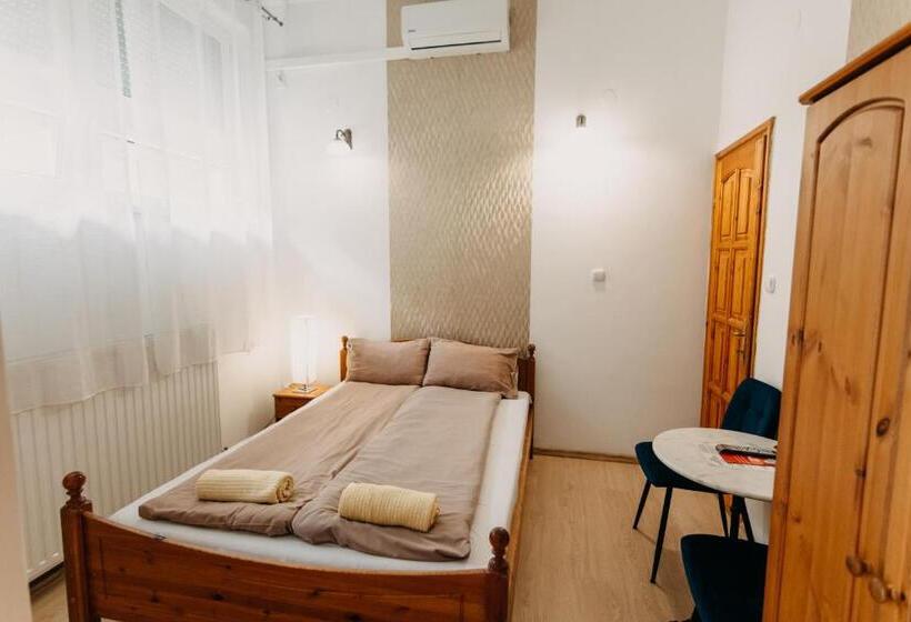 مبيت وإفطار Palma Vendégház