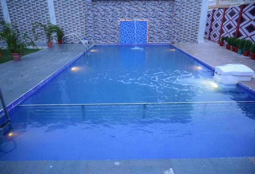 בית מלון כפרי Grand Resort