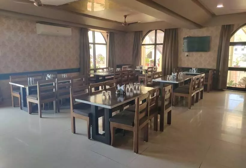 Hotelli Sai Krishna Resort Garden