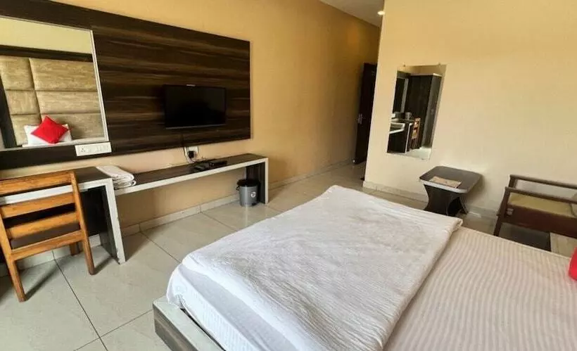 Hotelli Sai Krishna Resort Garden