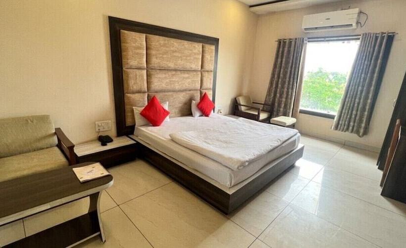 Hotel Sai Krishna Resort Garden