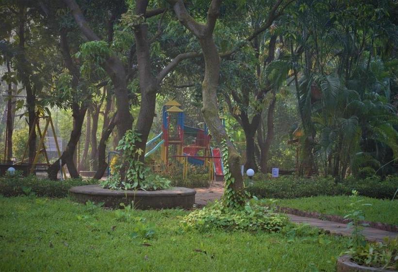 Srushti Farms Resort