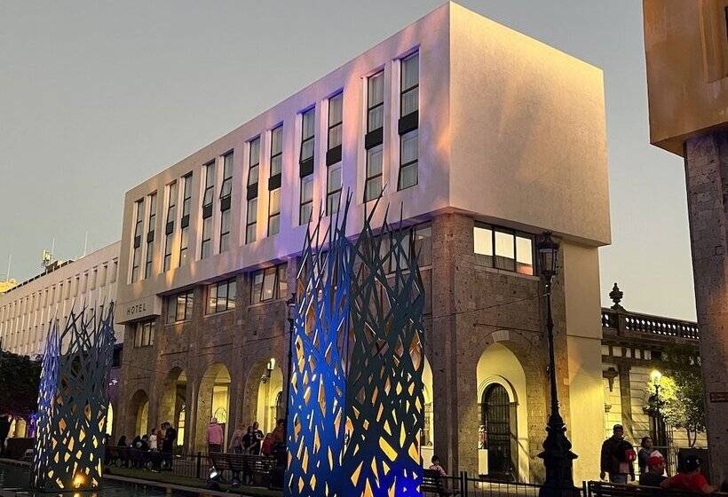 Six Hotel Guadalajara Degollado