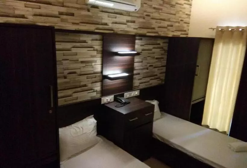 ベッドアンドブレックファースト Homestays Ludhiana