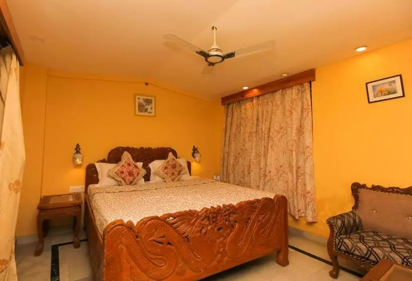 Aamiaismajoitus (B&B) Nandini Villa