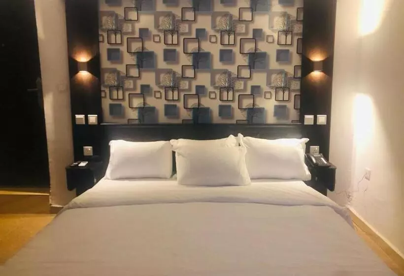 هتل Events & Suites