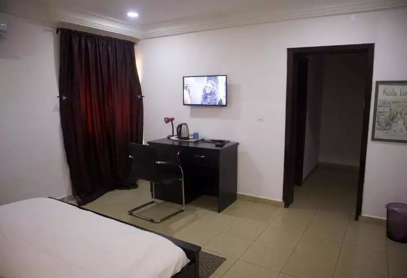 هتل Events & Suites