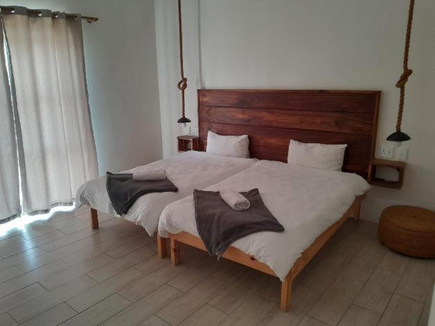 پانسیون Beach Garden Guesthouse With Self Catering