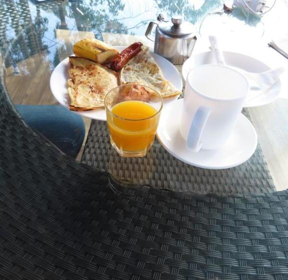 هتل Khwesa Resort