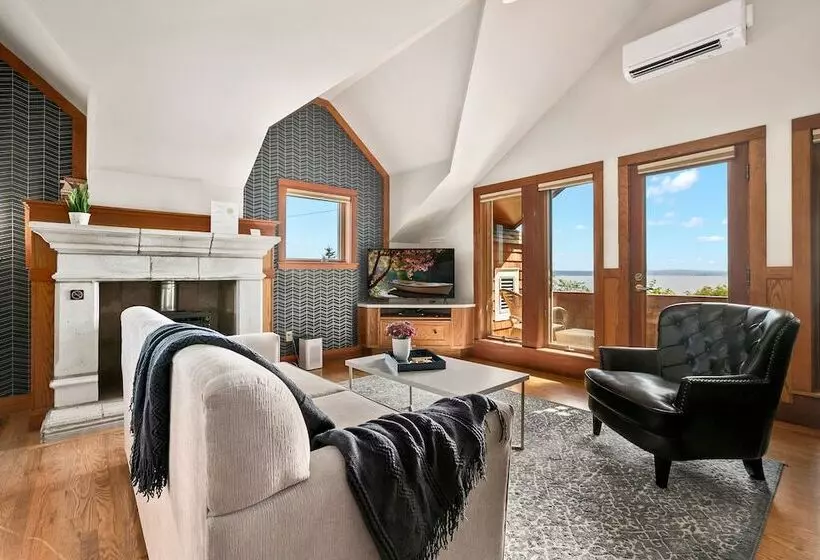 Hotelli Saratoga Inn