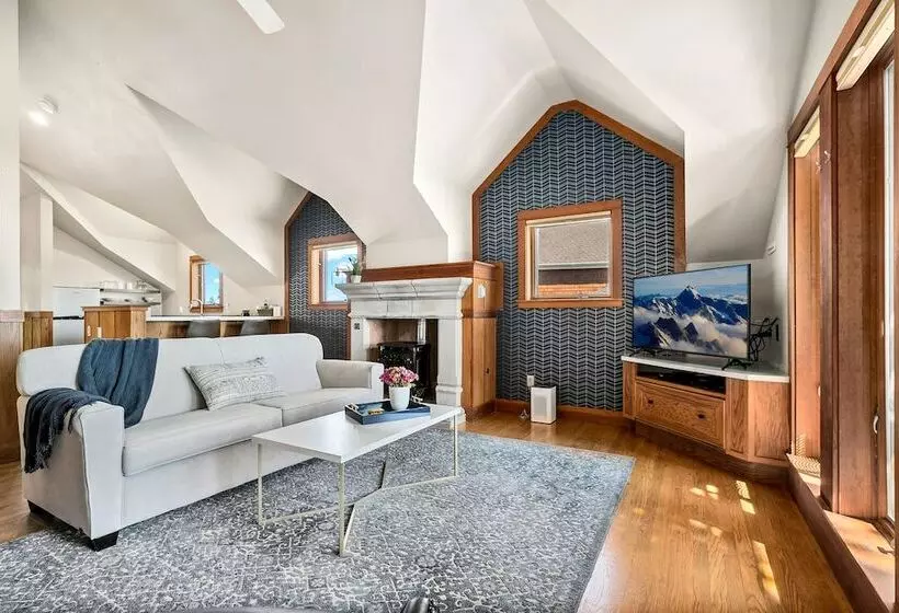 Hotelli Saratoga Inn