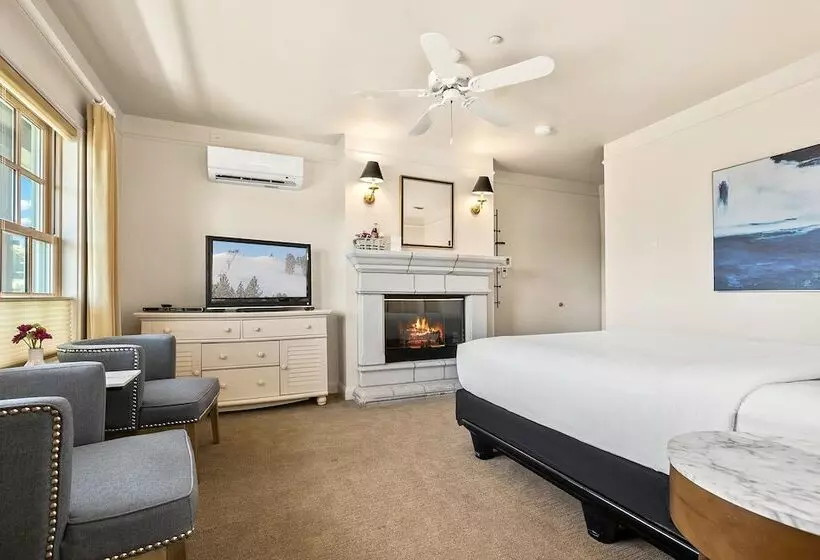 Hotelli Saratoga Inn