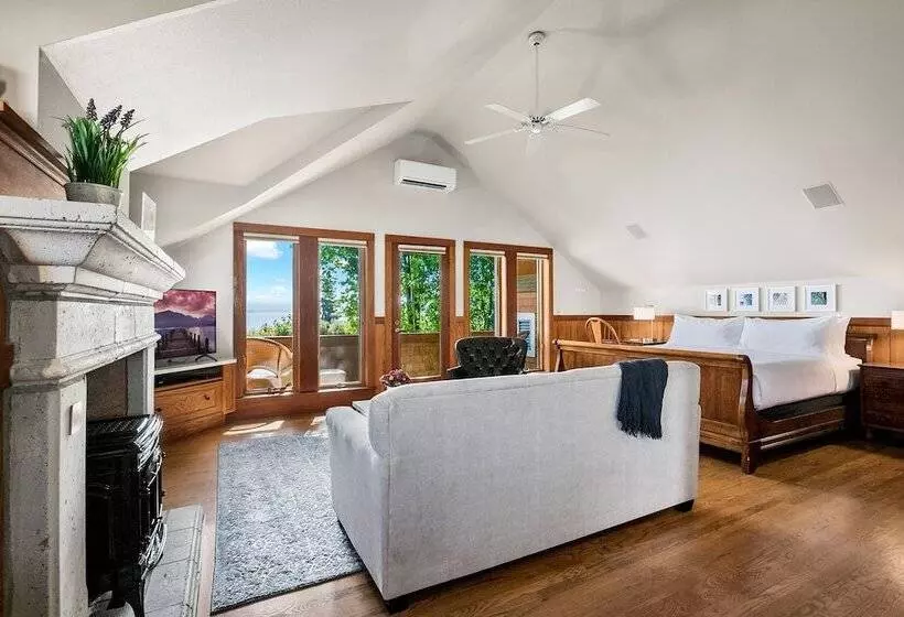 Hotelli Saratoga Inn