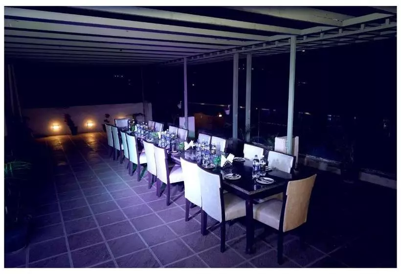 ホテル Viraj Inn
