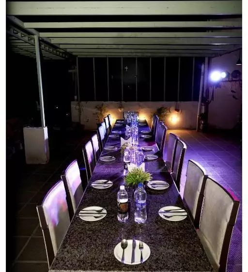 ホテル Viraj Inn