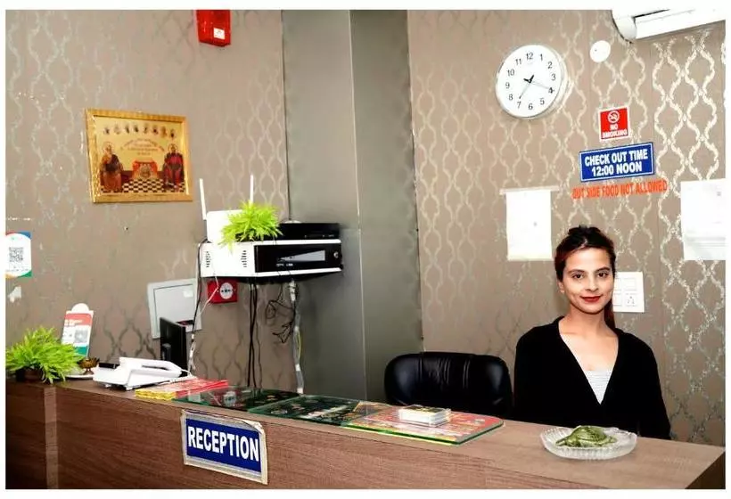 ホテル Viraj Inn