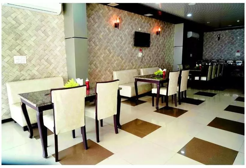 ホテル Viraj Inn