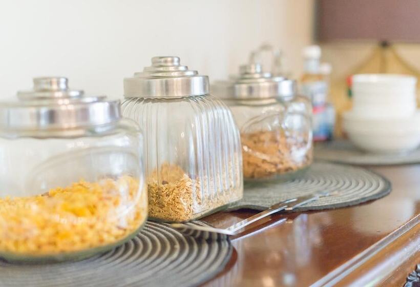 بنسيون One Of Our Top Picks In Pretoria  Lovely Spacious Room With Breakfast