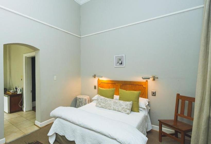 פנסיון Room In Bb - Lovely Guesthouse In Pretoria Welcoming You On A Spacious Room With Breakfast