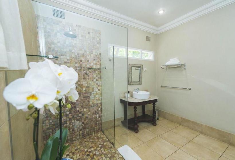 פנסיון Room In Bb - Lovely Guesthouse In Pretoria Welcoming You On A Spacious Room With Breakfast