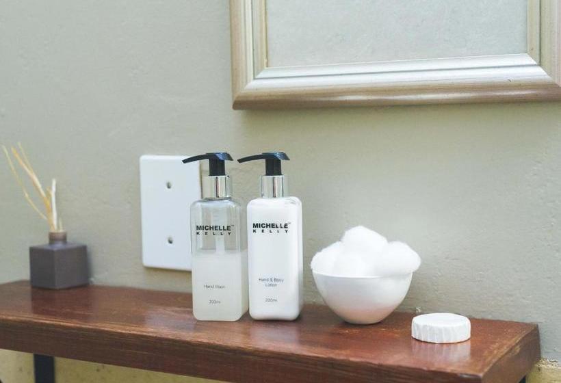 פנסיון Room In Bb - Lovely Guesthouse In Pretoria Welcoming You On A Spacious Room With Breakfast