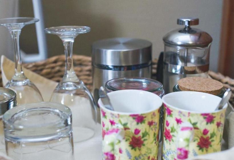 פנסיון Room In Bb - Lovely Guesthouse In Pretoria Welcoming You On A Spacious Room With Breakfast