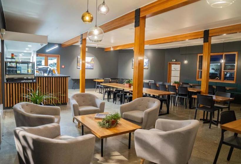 Hospedaria Lone Moose Backpackers