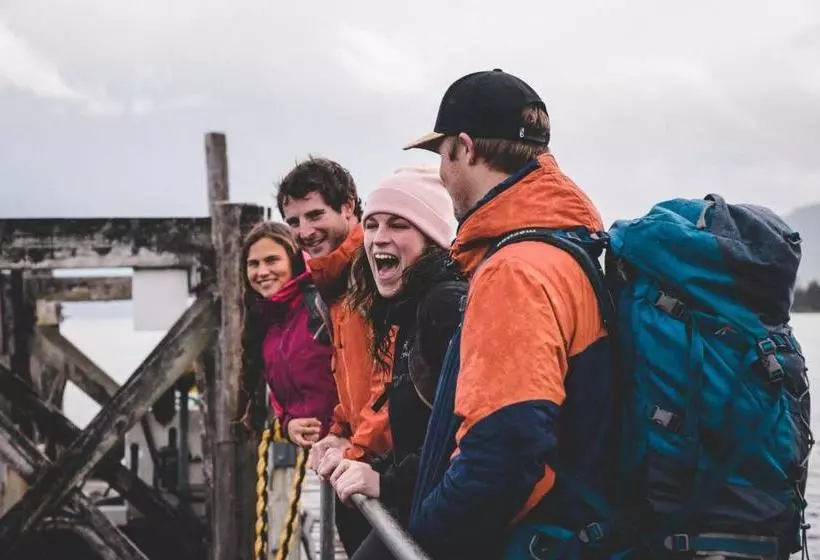 ユースホステル Lone Moose Backpackers