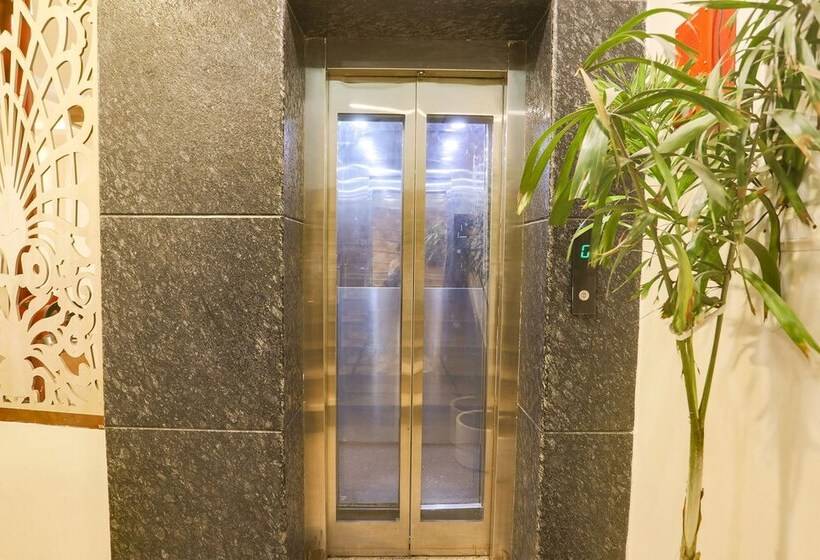 Fabhotel The Diamond