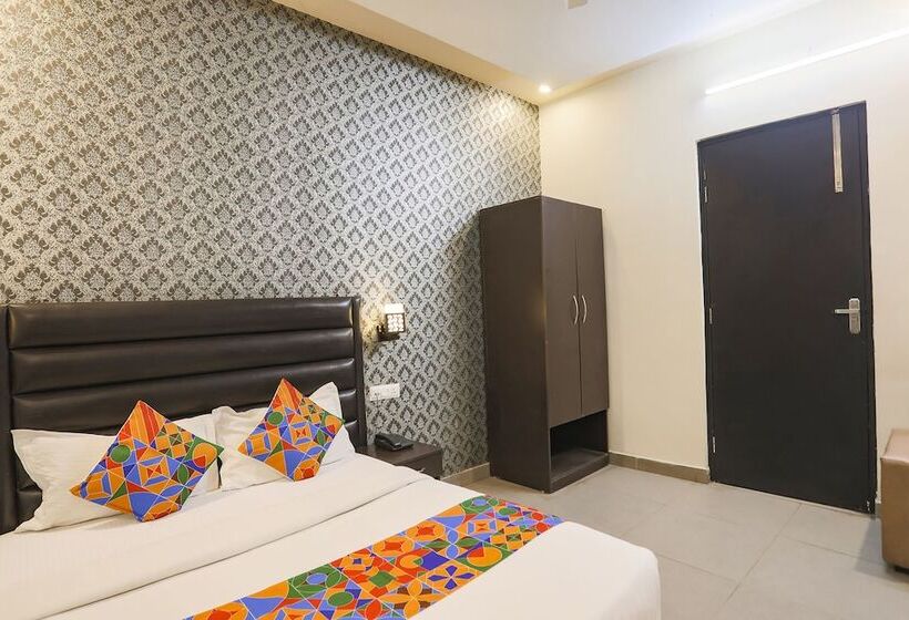 Fabhotel The Diamond