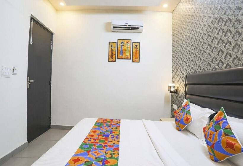 Fabhotel The Diamond