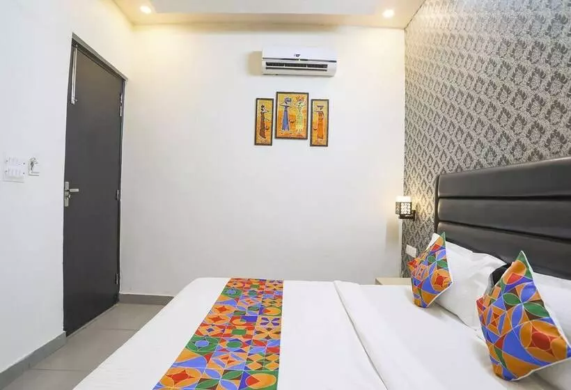 Fabhotel The Diamond