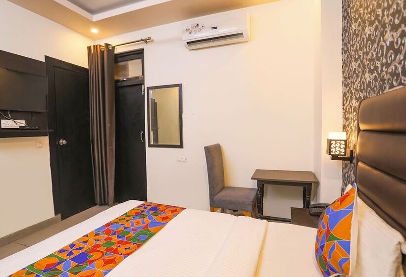 Fabhotel The Diamond