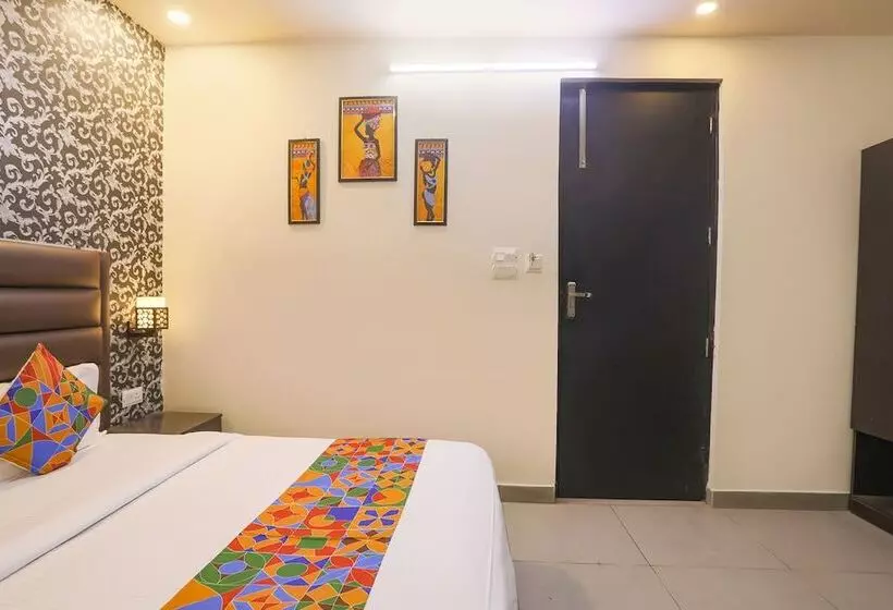 Fabhotel The Diamond
