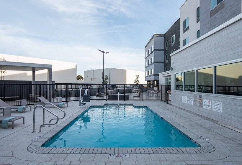 בית מלון כפרי Fairfield By Marriott Inn & Suites Anaheim Los Alamitos